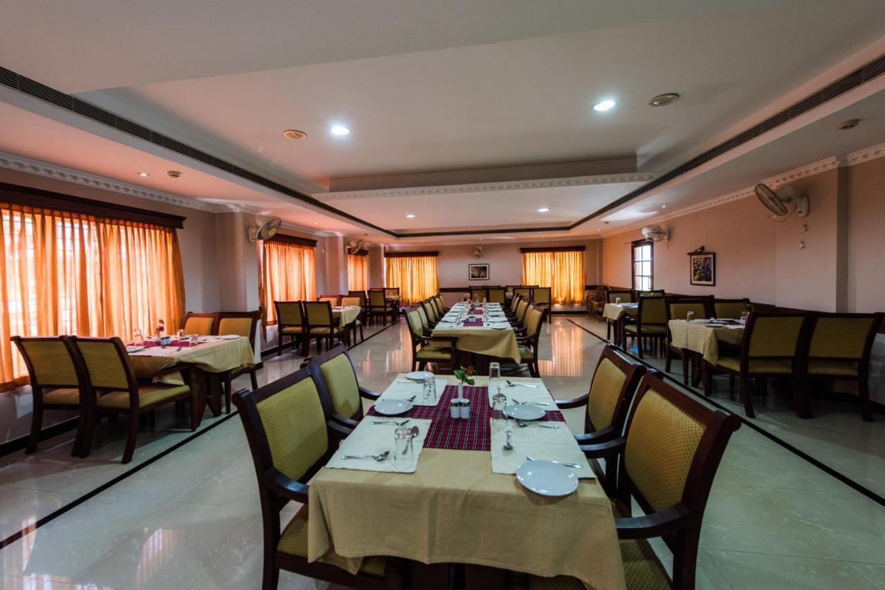 Kallada Hotels And Resorts Thrissur Экстерьер фото