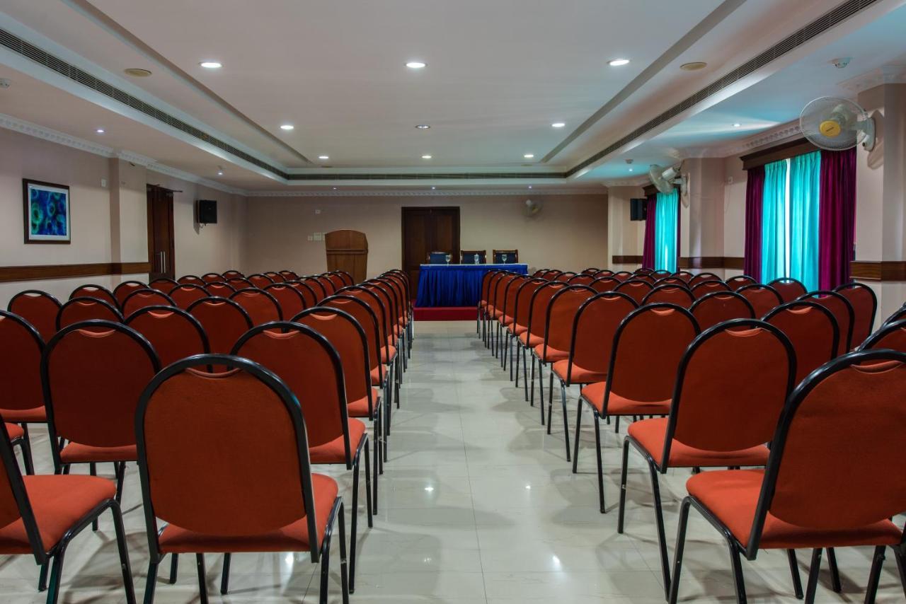 Kallada Hotels And Resorts Thrissur Экстерьер фото